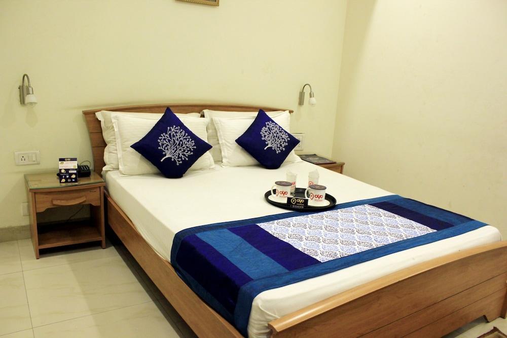 Treebo Palm Tree Palam Vihar Hotel Gurgaon Bagian luar foto