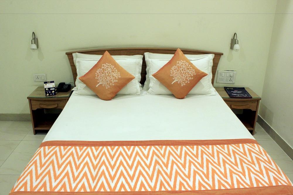 Treebo Palm Tree Palam Vihar Hotel Gurgaon Bagian luar foto