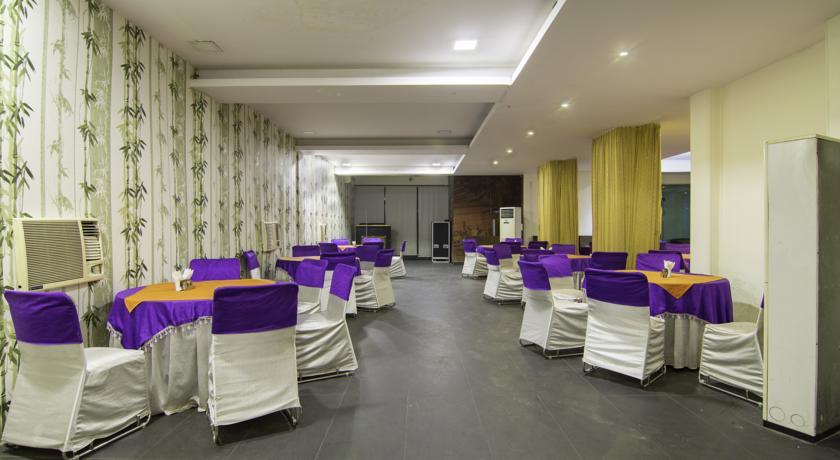 Treebo Palm Tree Palam Vihar Hotel Gurgaon Bagian luar foto